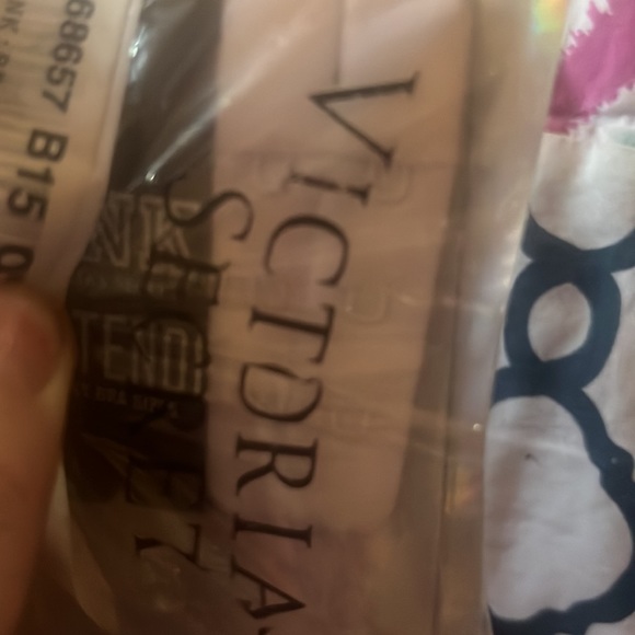 Victoria’s Secret 3 bra band extensions! - Picture 3 of 3